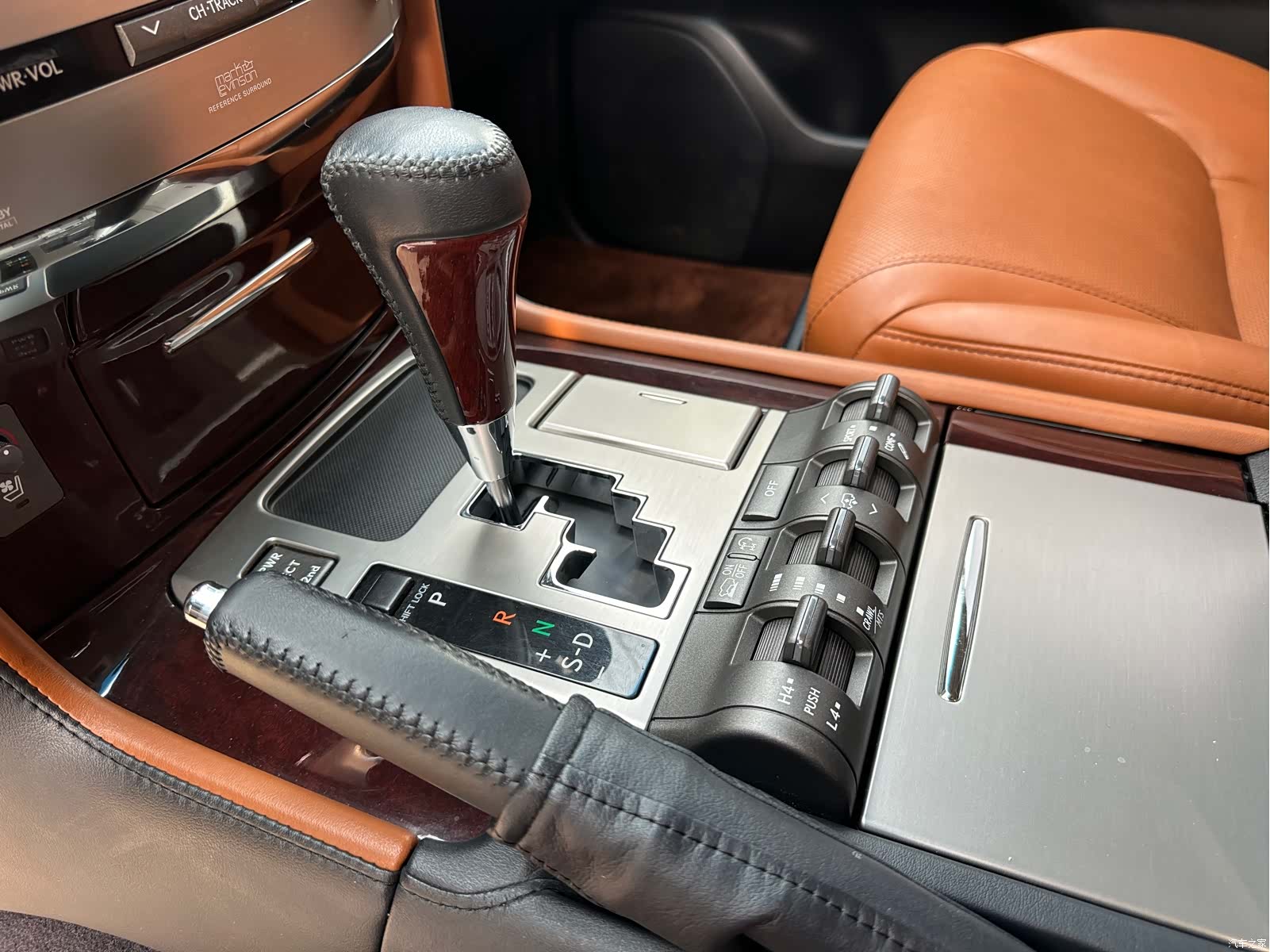 Lexus LX, 2014 16