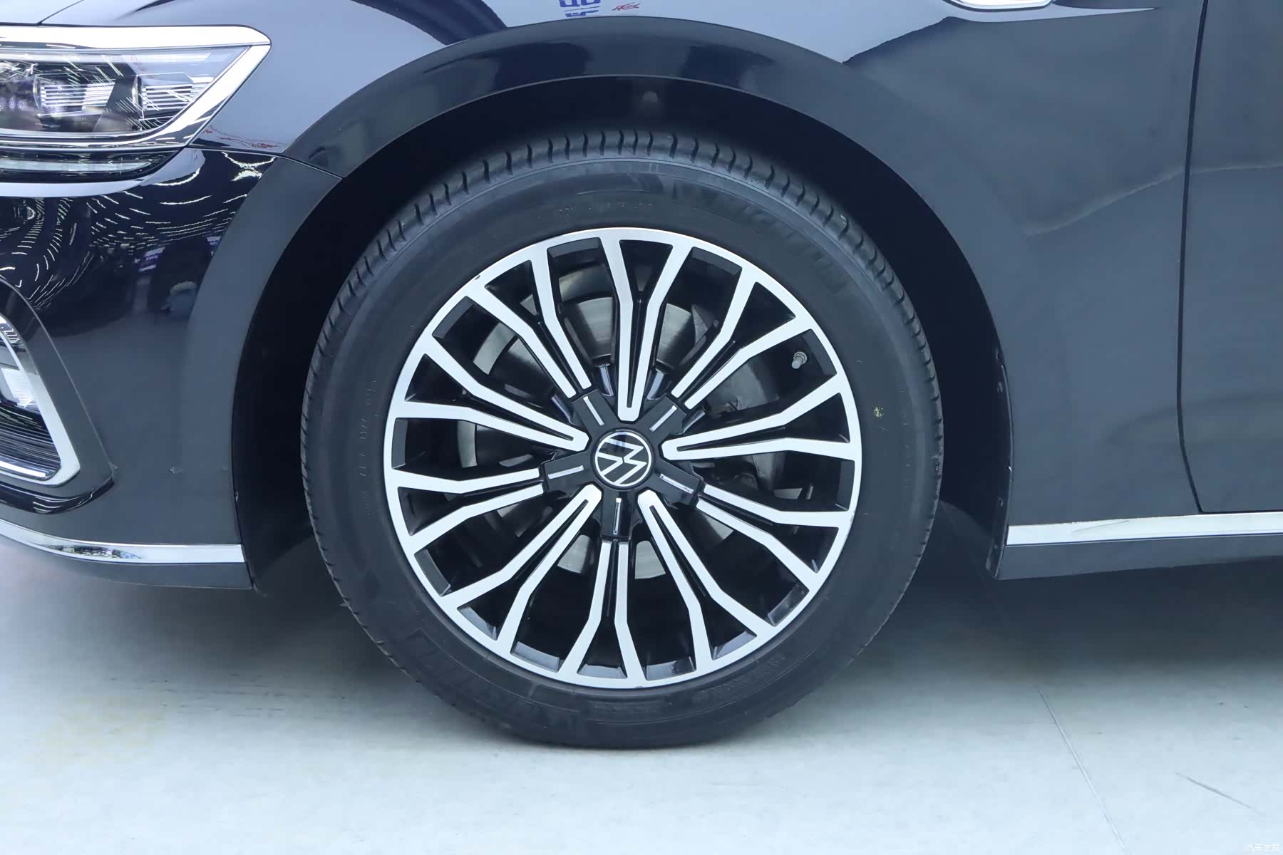 Volkswagen Phideon, 2023 4
