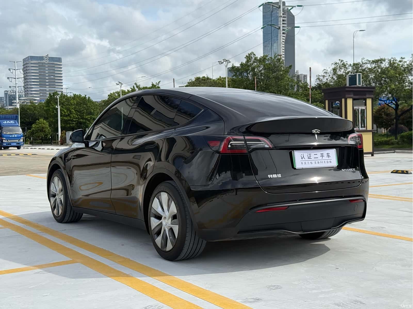 Tesla Model Y, 2022 13