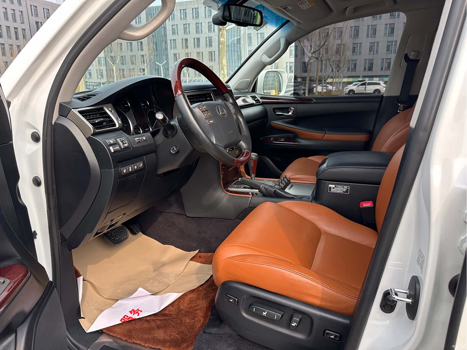 Lexus LX, 2014 7