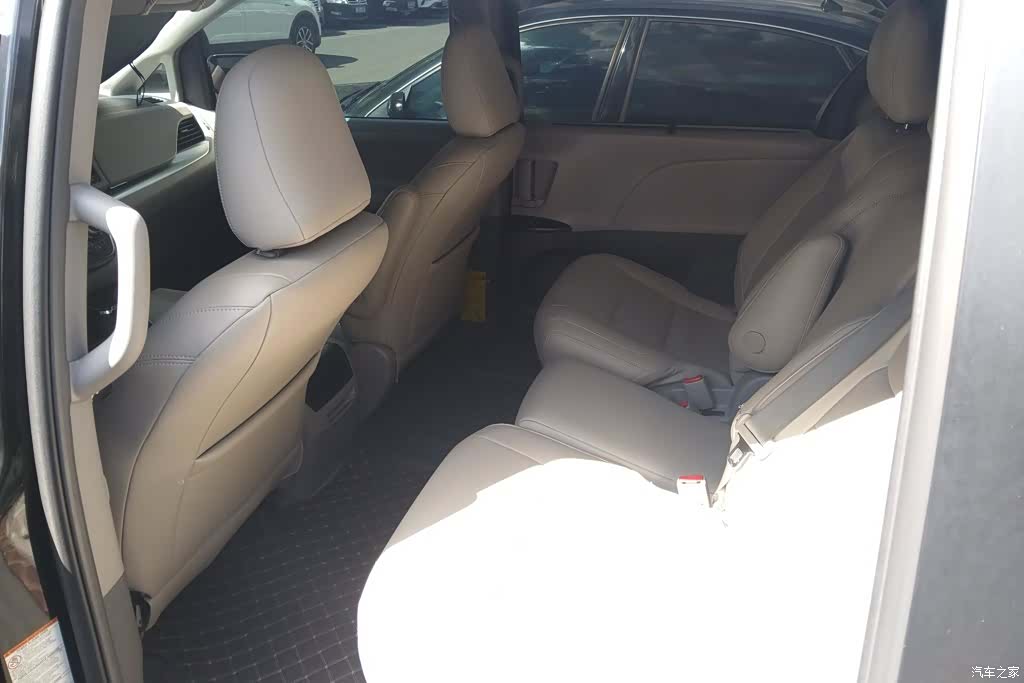 Toyota Sienna, 2016 11