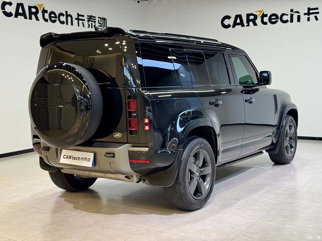 Land Rover Defender, 2023 4