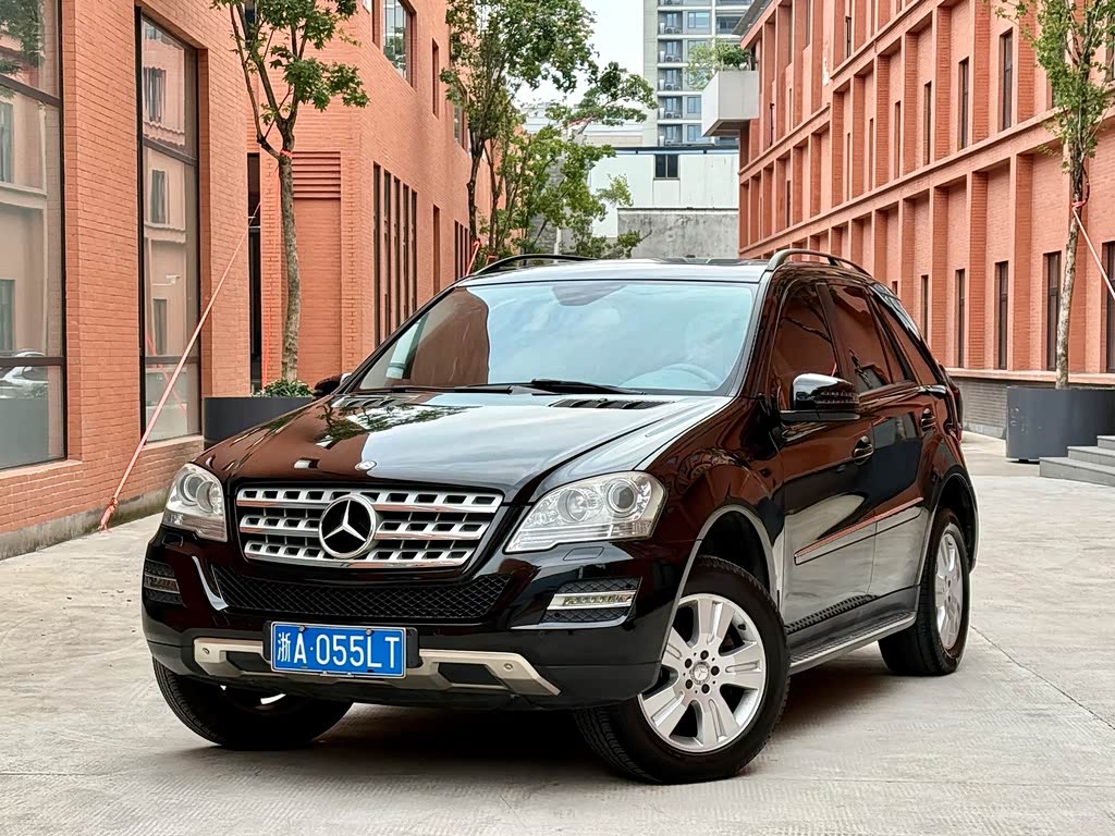 Mercedes-Benz M