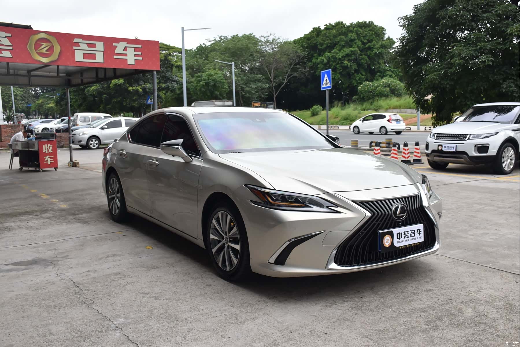 Lexus ES, 2019 3