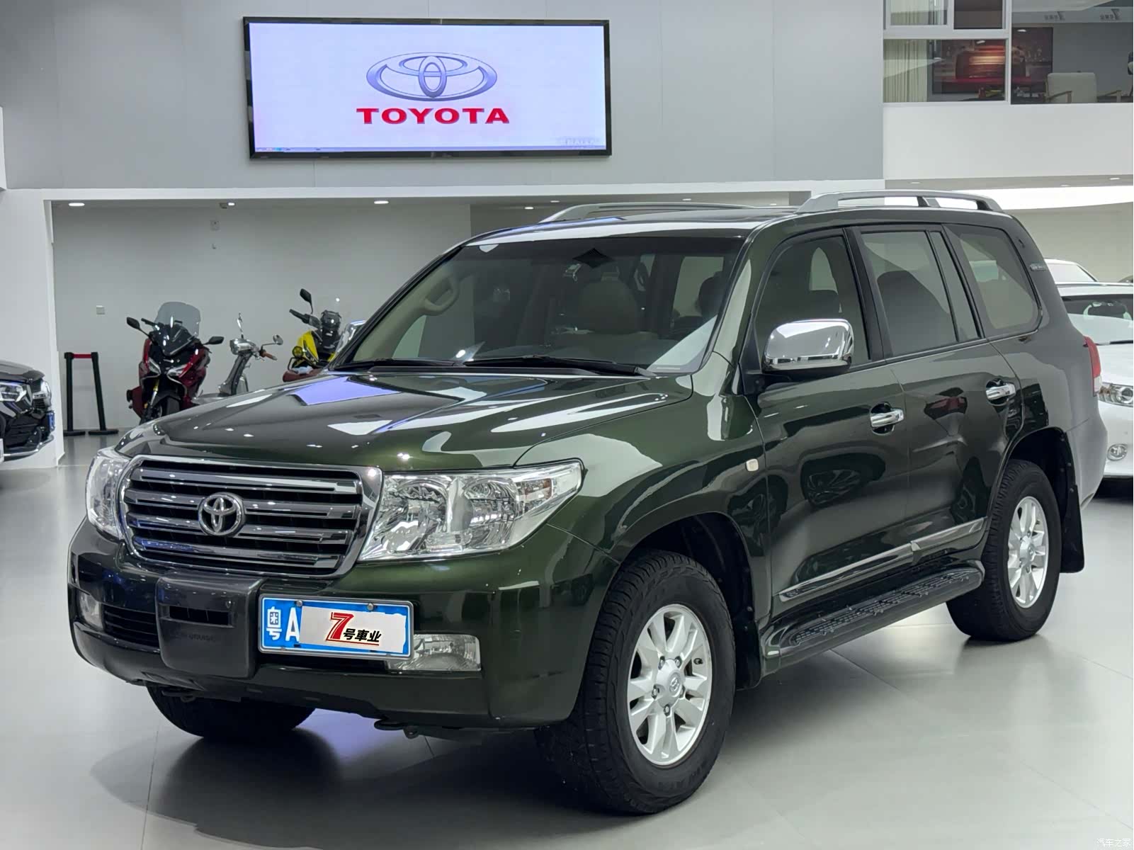 Toyota Land Cruiser, 2011 1