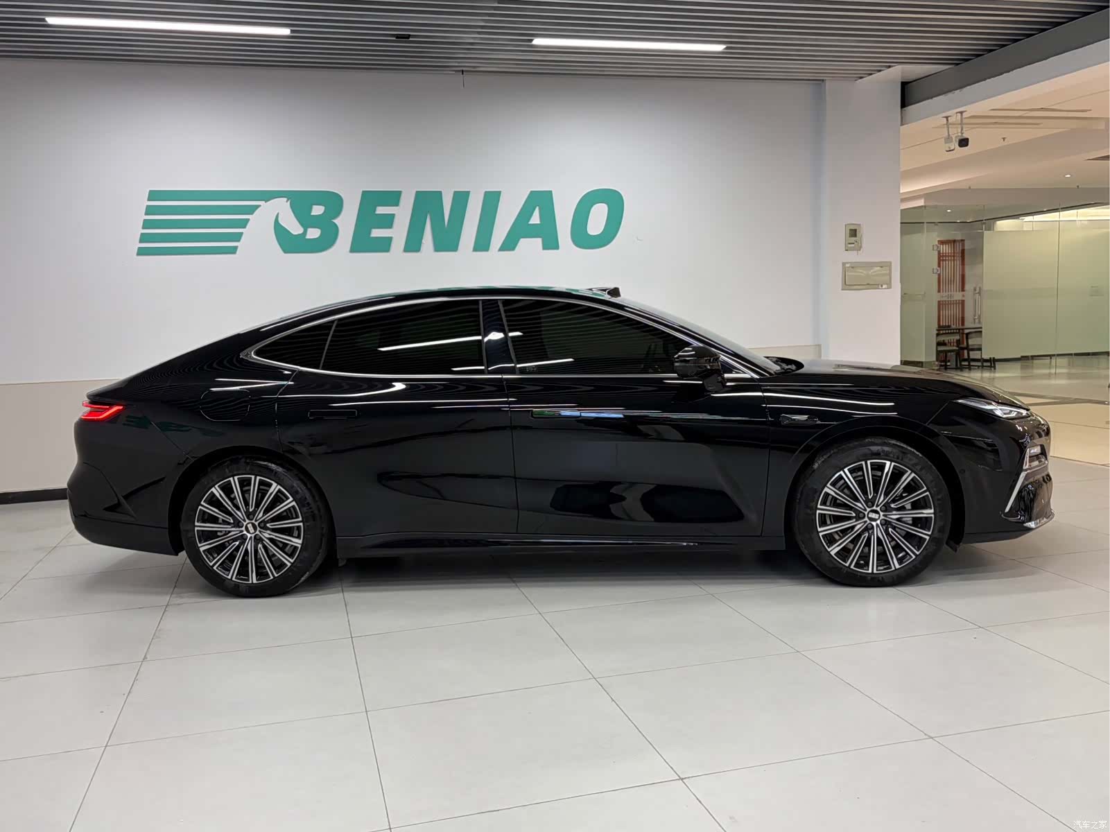 Geely 8, 2026 3