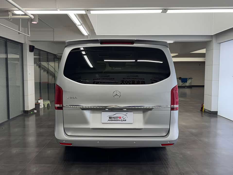 Mercedes-Benz V-class