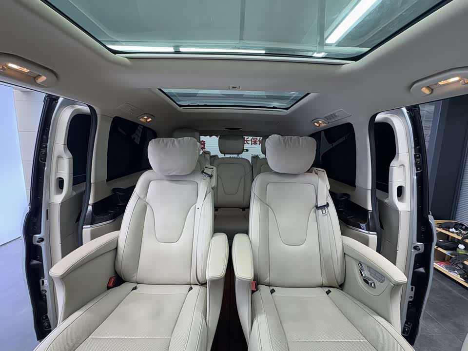 Mercedes-Benz V-class