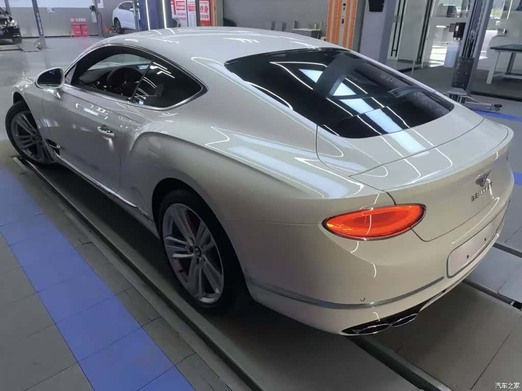 Bentley Continental GT, 2024 3