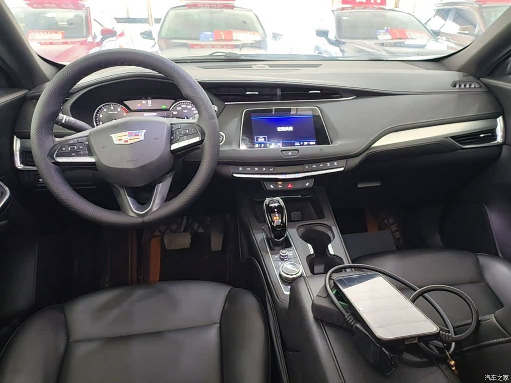 Cadillac XT4, 2020 10