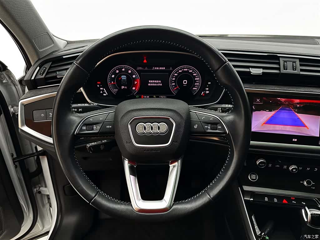 Audi Q3, 2022 11