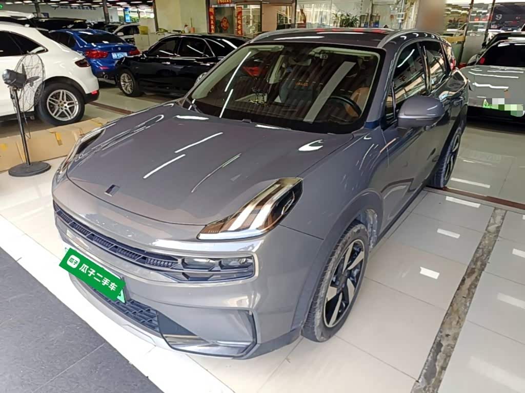 Lynk & Co 06 EM-P
