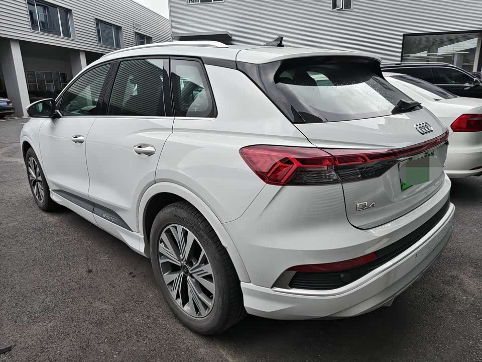 Audi Q4