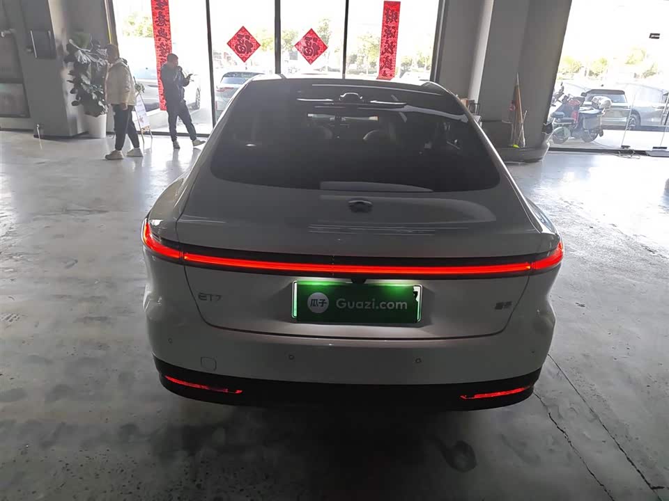 NIO ET7