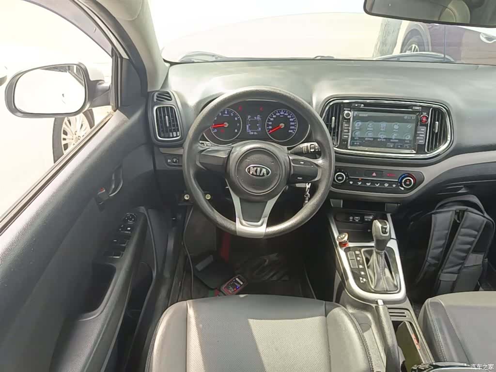 Kia KX3, 2016 11