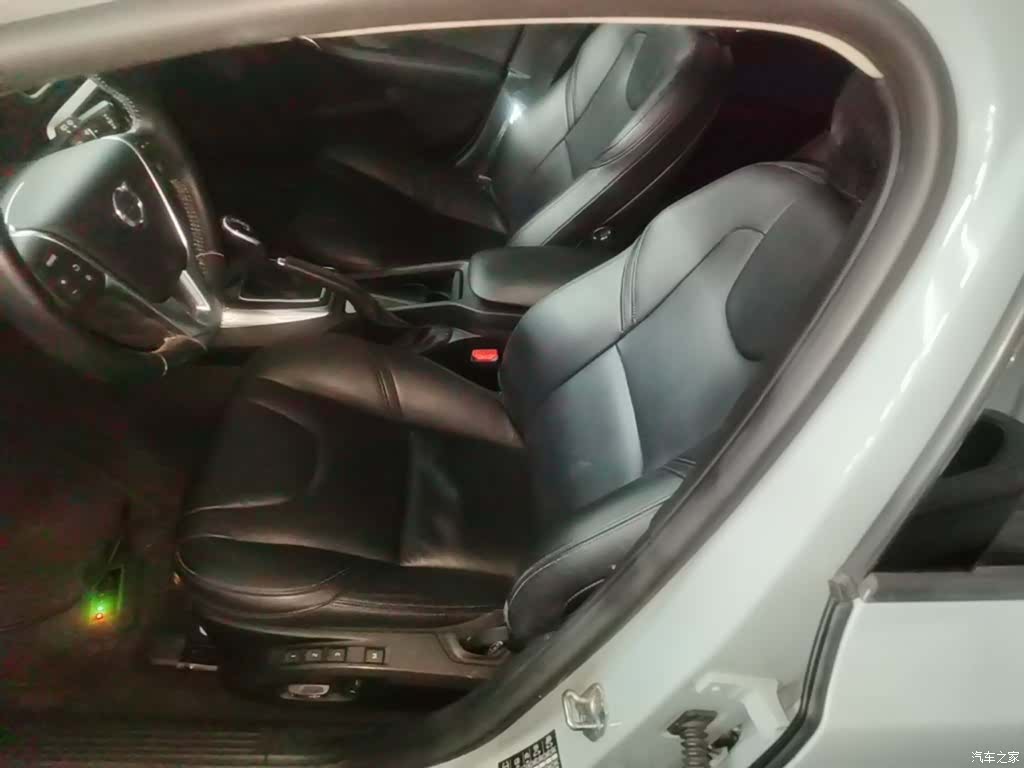 Volvo V40, 2016 15