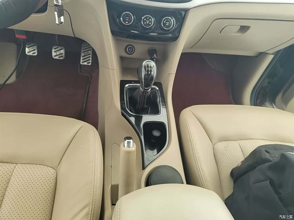 Wuling 730, 2016 14