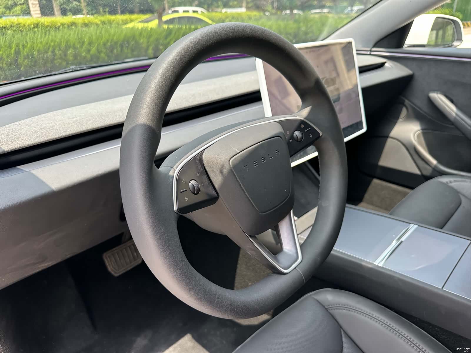 Tesla Model 3, 2025 10