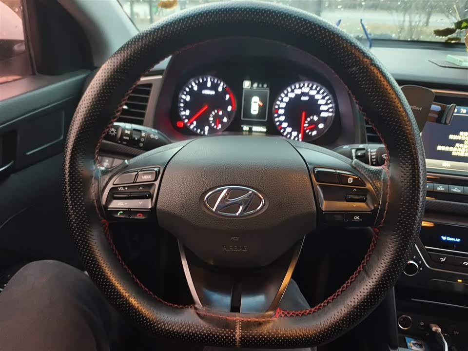Hyundai Lead