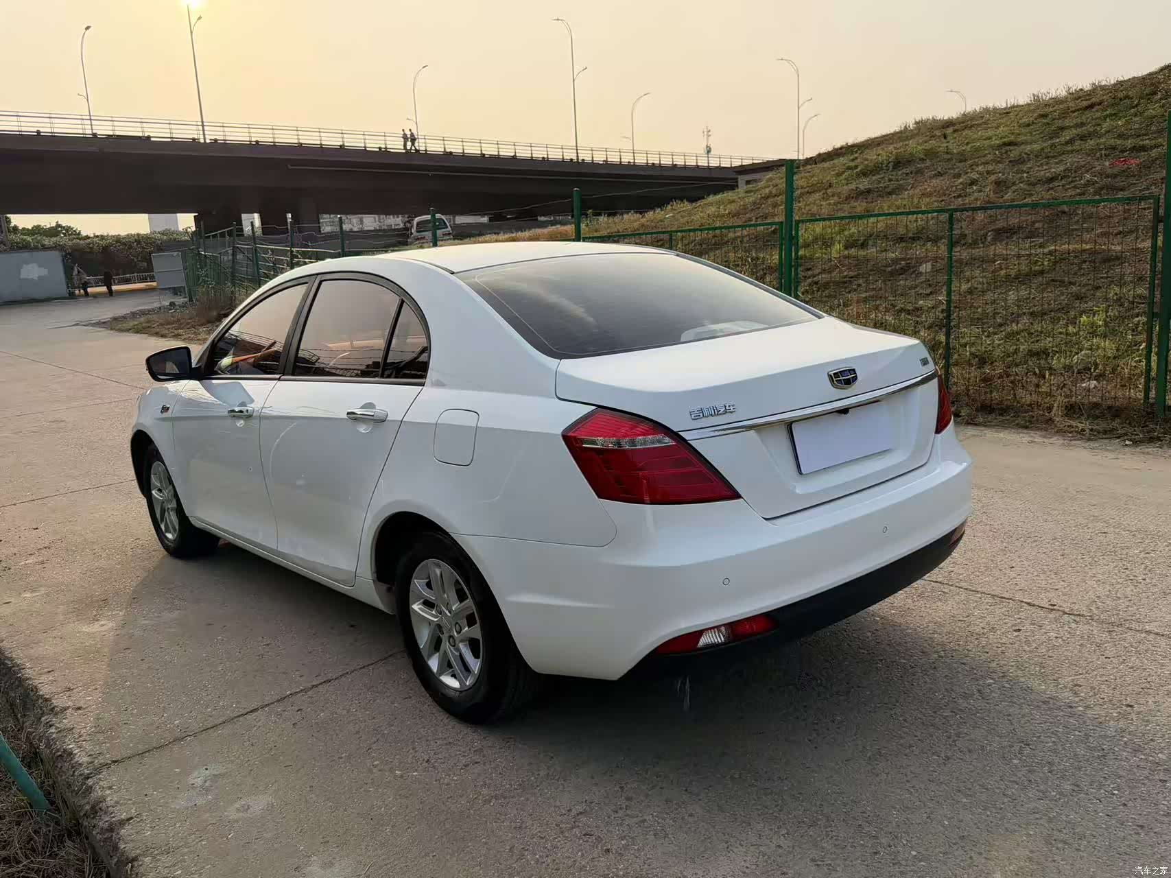 Geely Emgrand, 2017 13