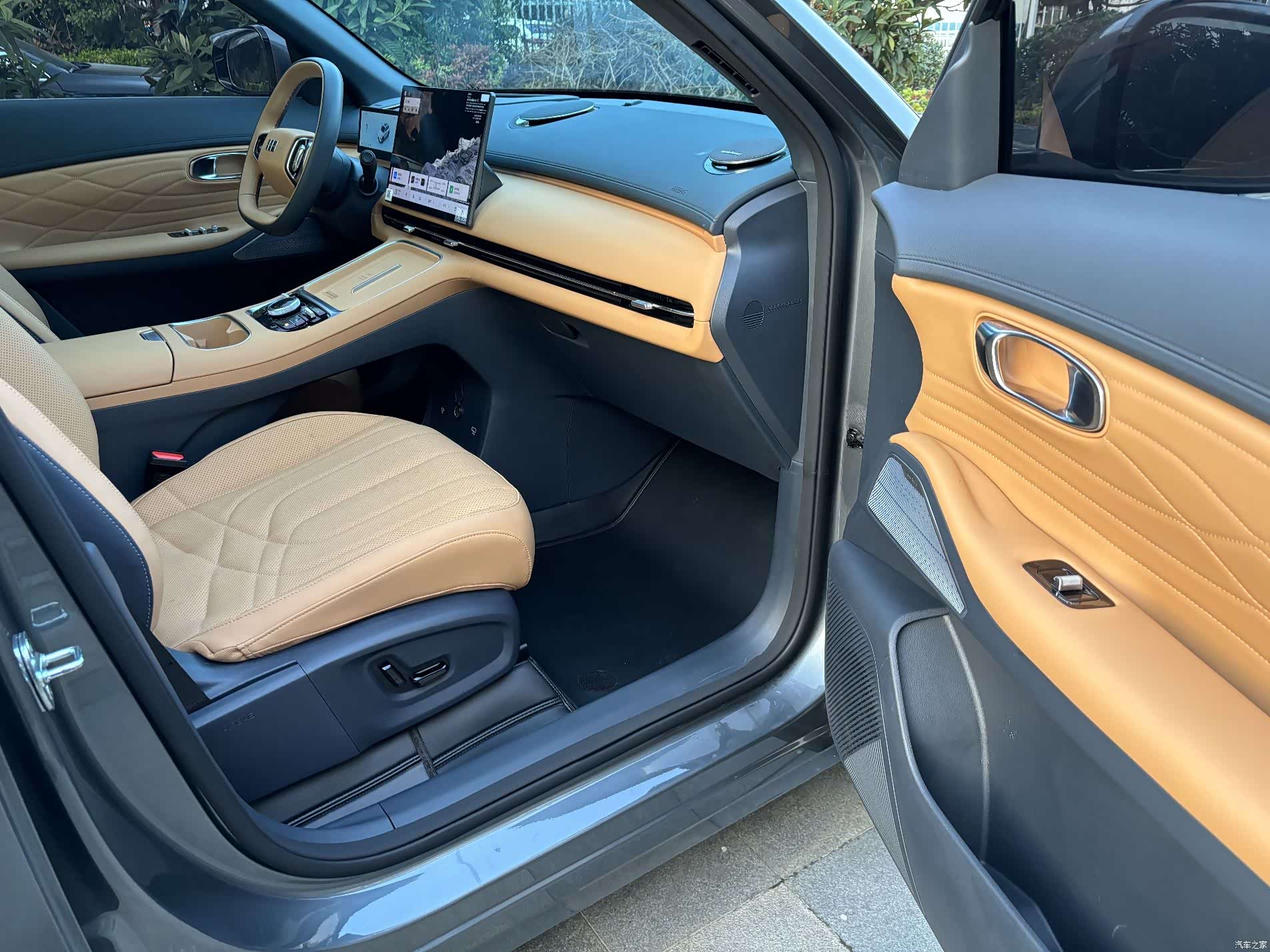 Geely 7, 2025 16