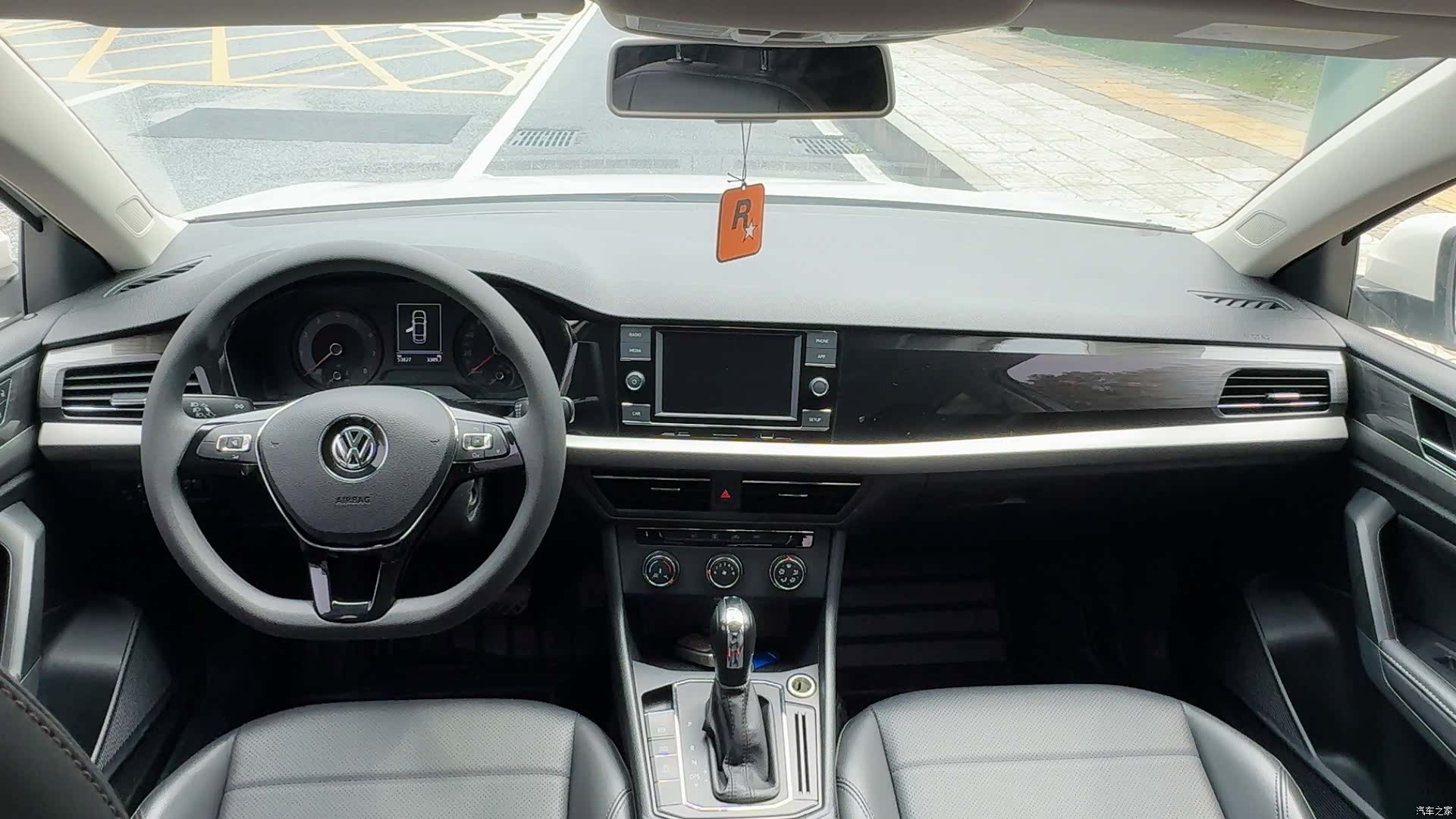 Volkswagen Lavida, 2019 все фото
