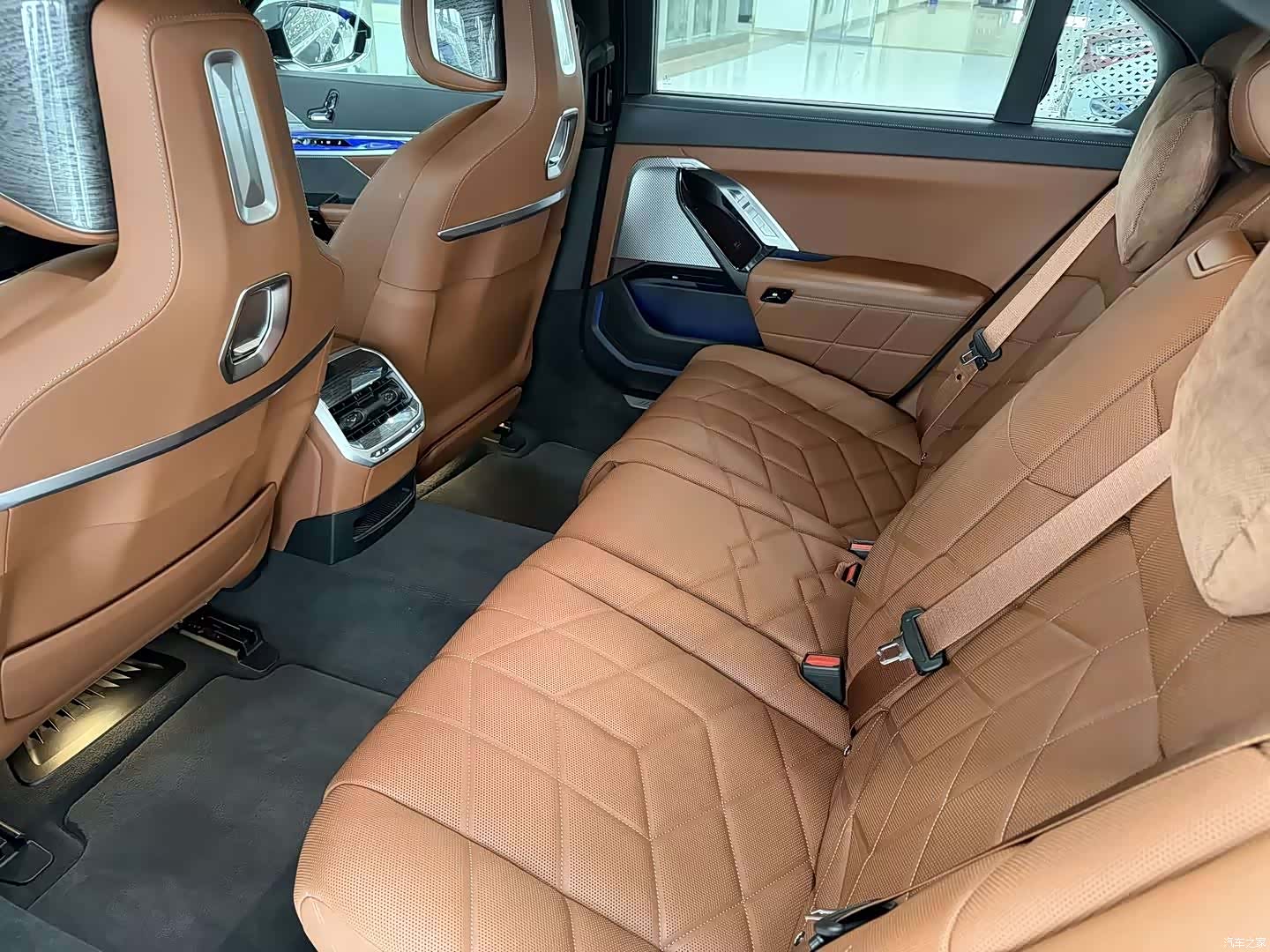 BMW 7 Series, 2024 11