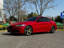 Giulia����Ҷ 2019�� 2.0T 280HP Black Package�ڱ�������