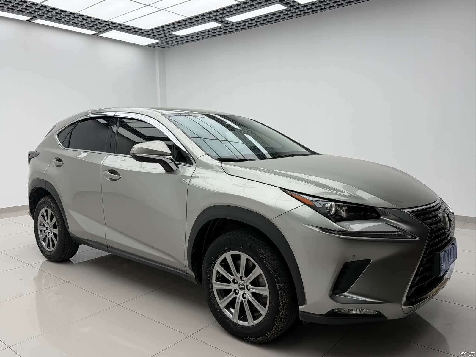 Lexus NX, 2020 3