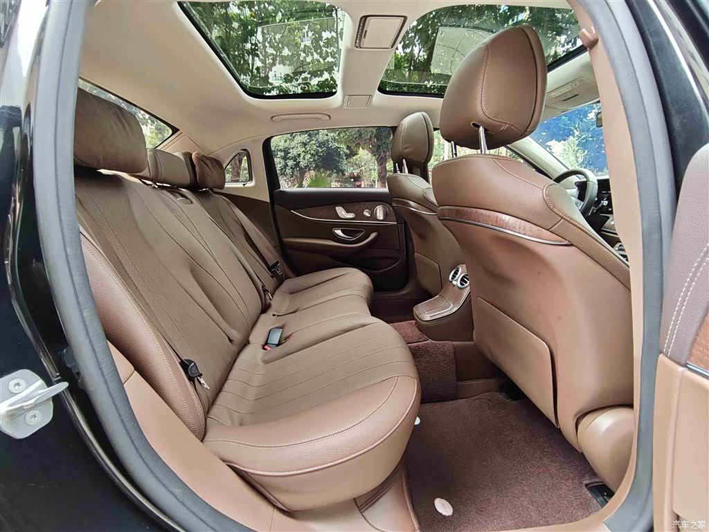 Mercedes-Benz E-Class, 2023 8