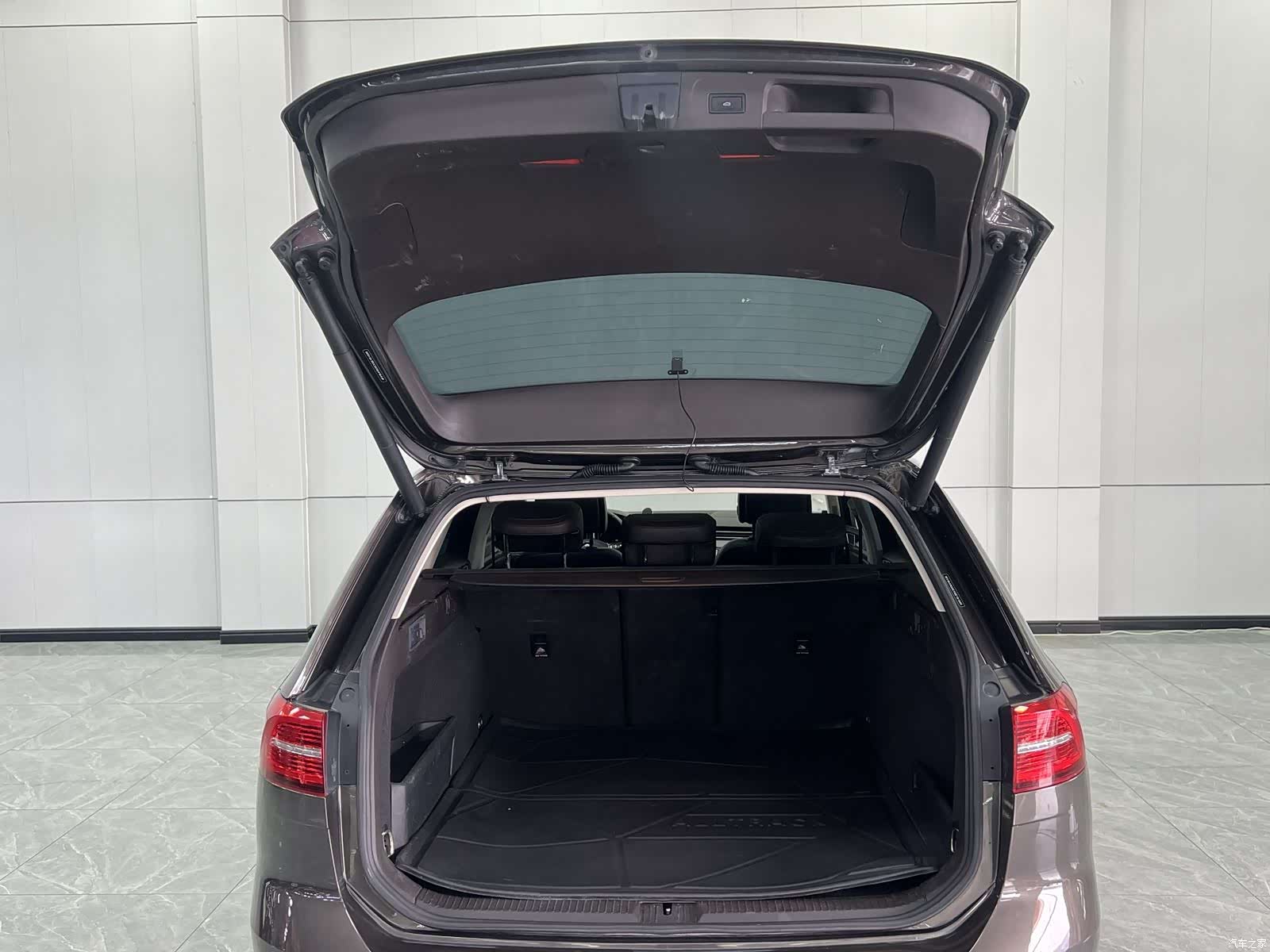 Volkswagen Variant, 2017 16