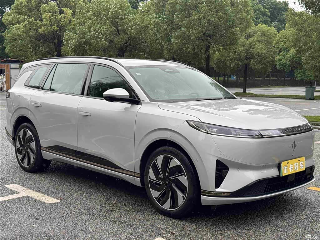 DongFeng eπ008, 2025 4