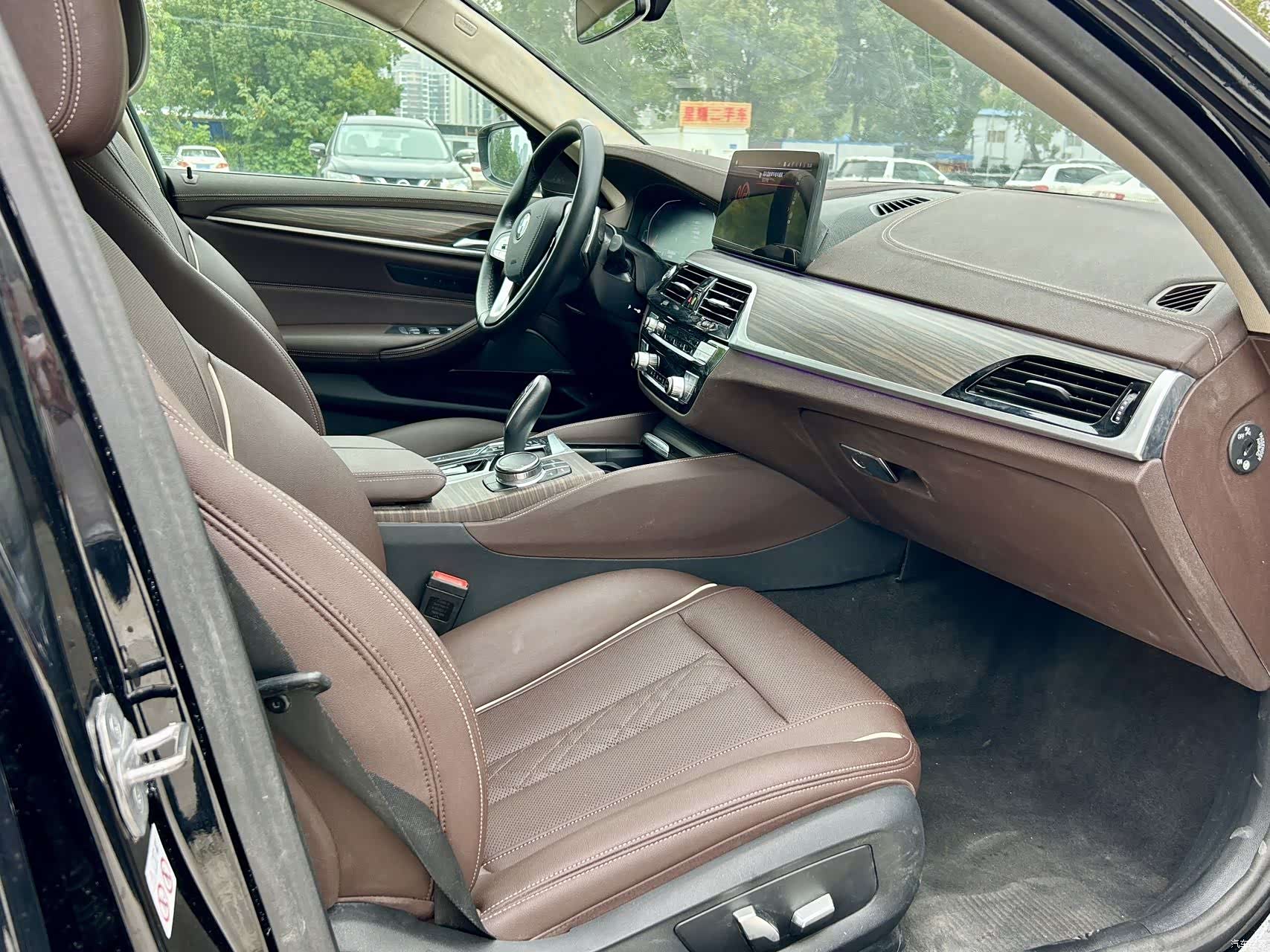 BMW 5 Series, 2023 14