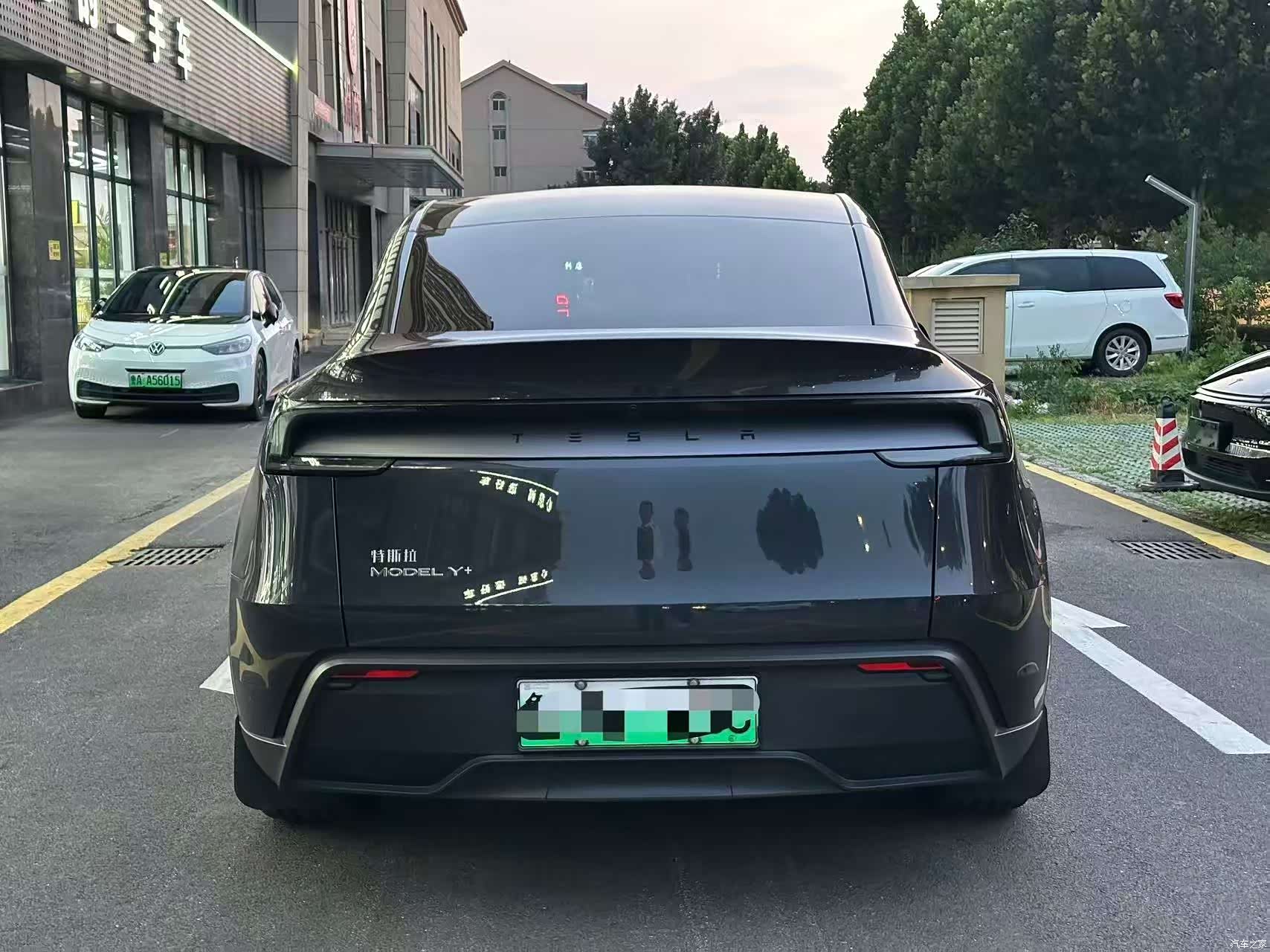 Tesla Model Y, 2025 все фото