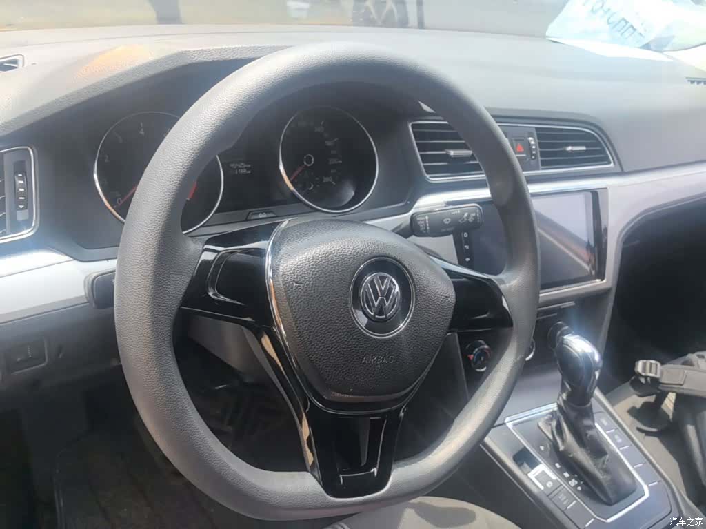 Volkswagen Lamando, 2017 11