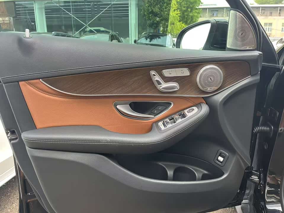 Mercedes-Benz GLC Mercedes-Benz GLC