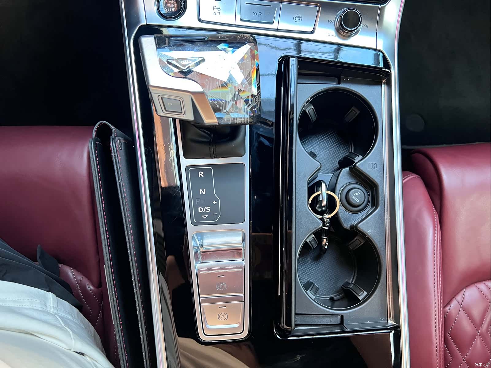 Audi A7L, 2024 14