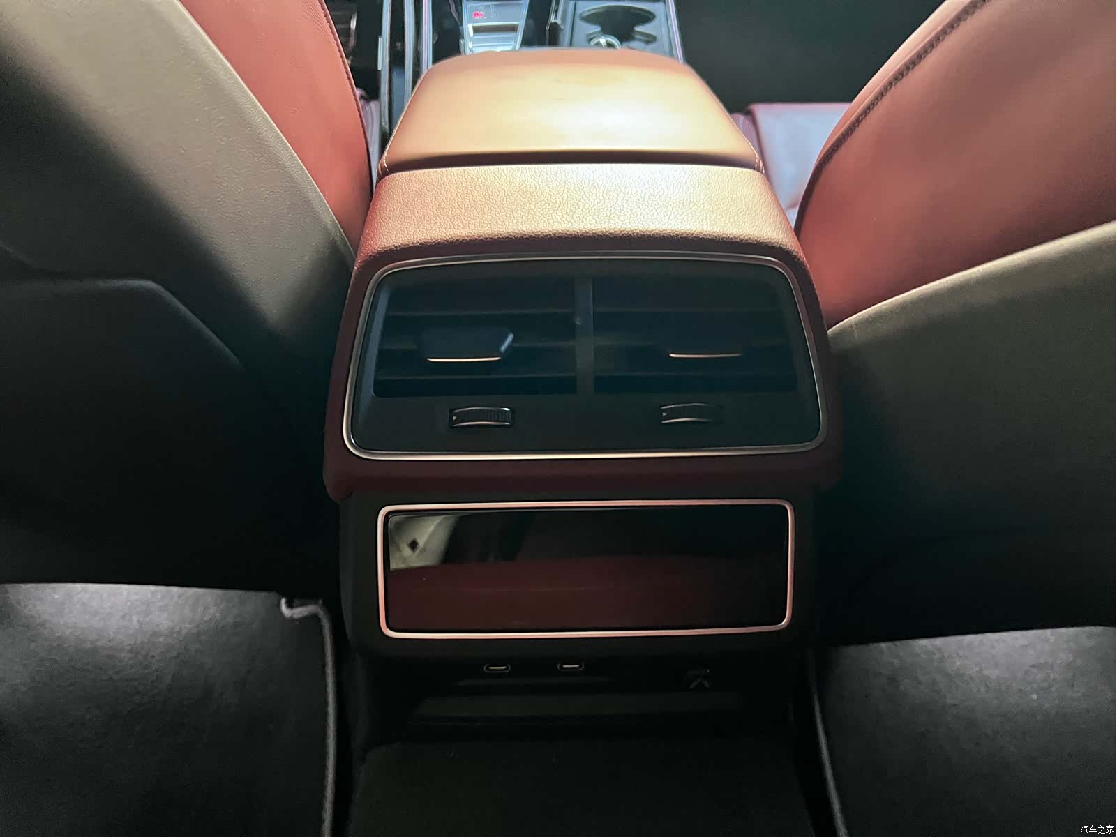 Audi A7L, 2024 19