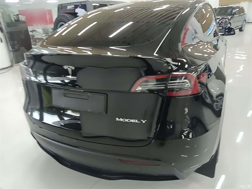 Tesla Model Y, 2023 6