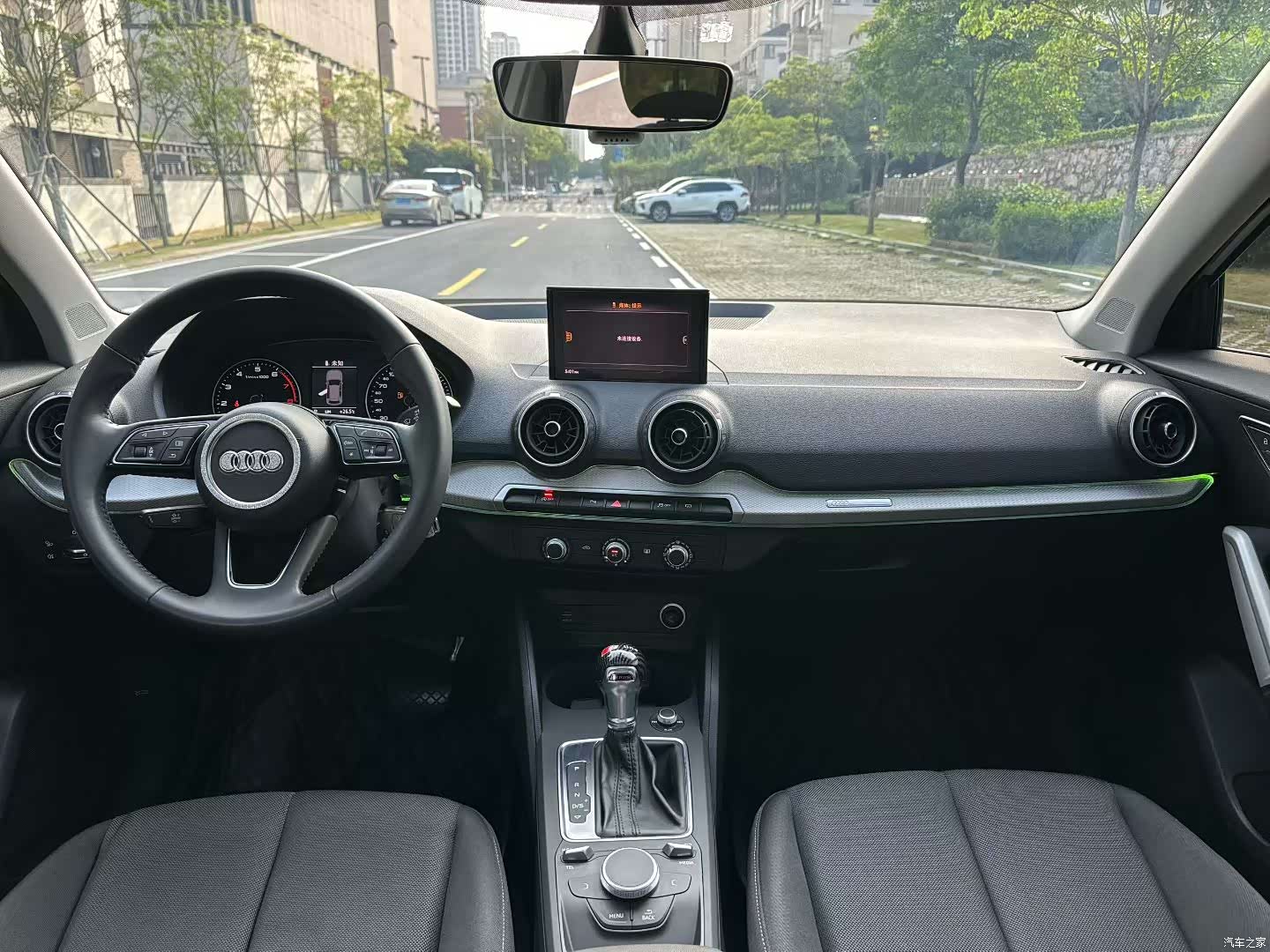 Audi Q2L, 2020 все фото