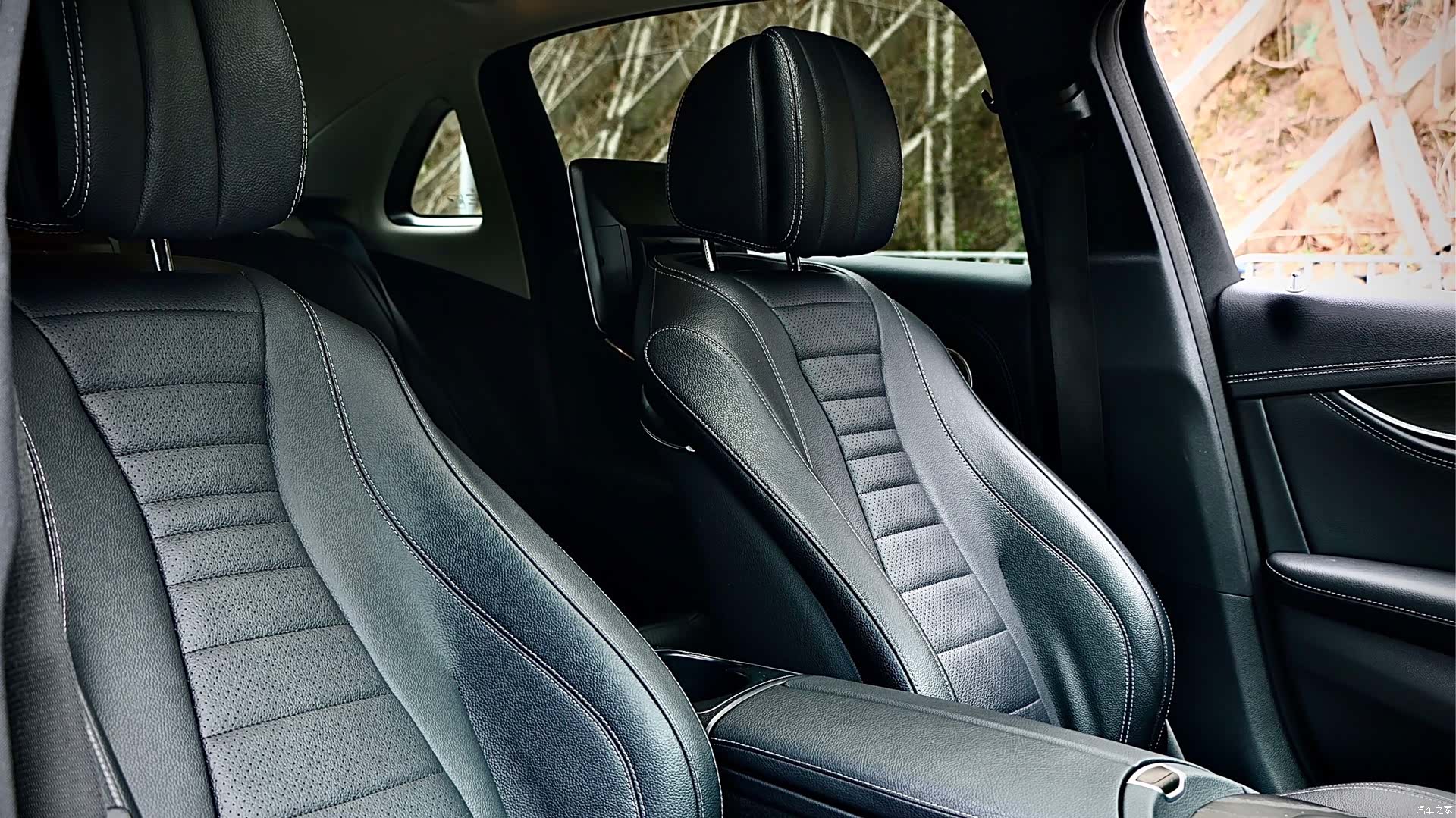 Mercedes-Benz E-Class, 2019 18
