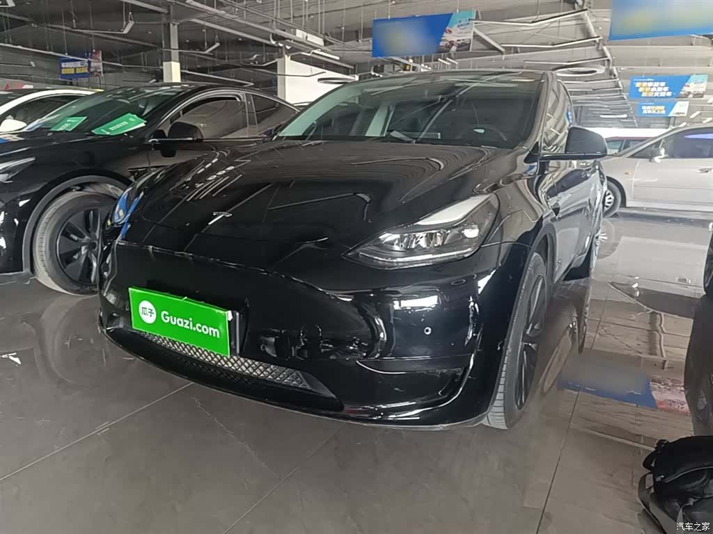 Tesla Model Y, 2023 2