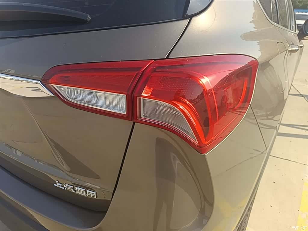 Buick Envision Plus, 2018 8