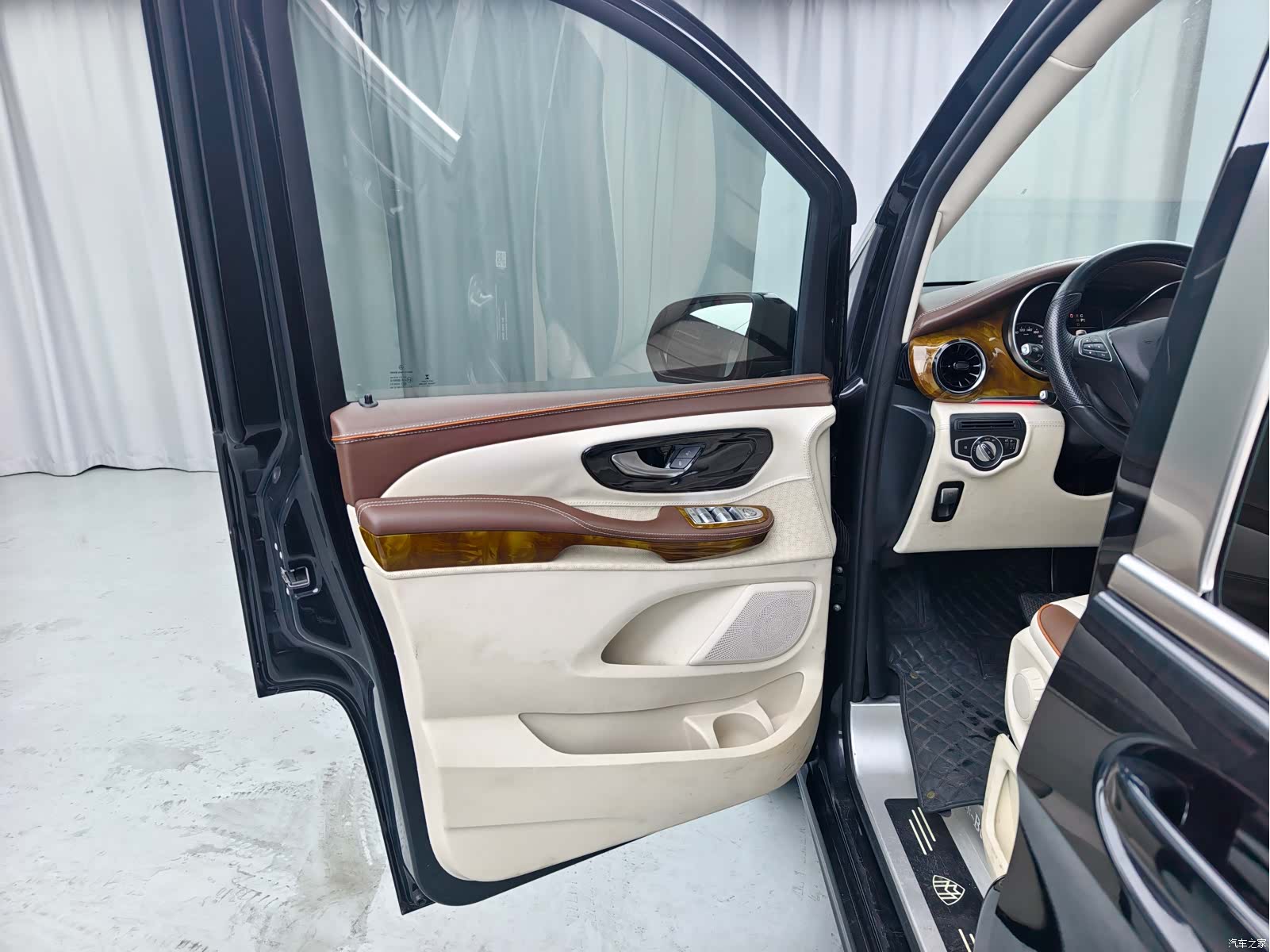 Mercedes-Benz V-Class, 2020 8