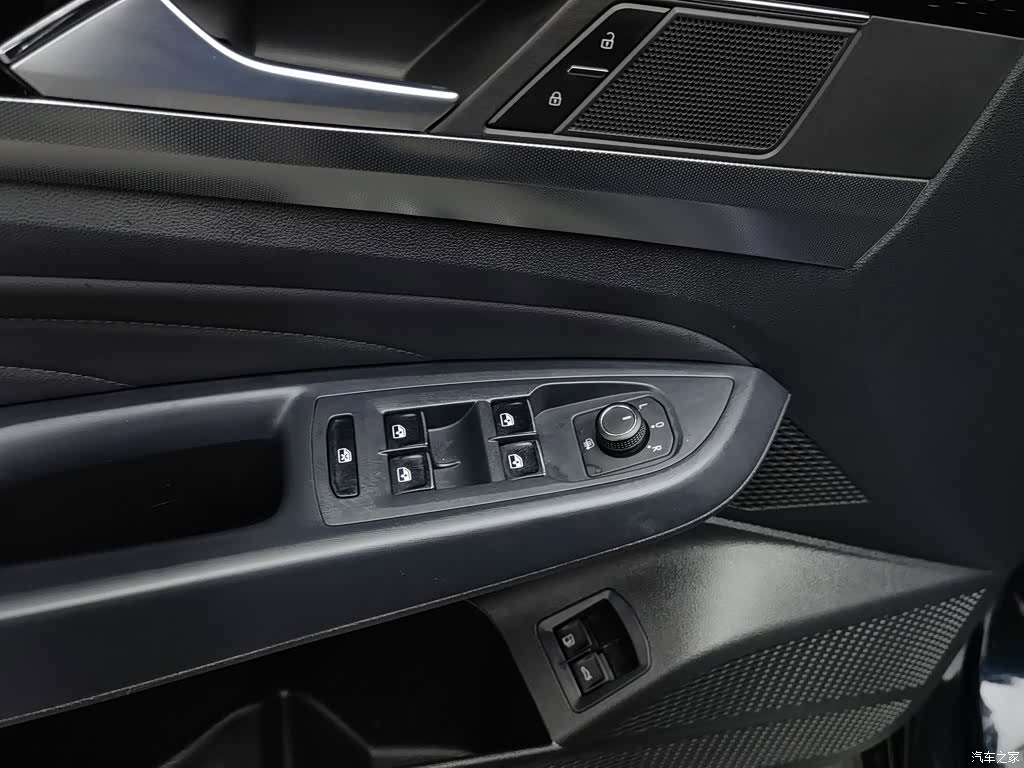 Volkswagen Passat, 2023 9