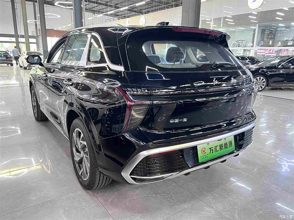 Hongqi HS3, 2026 13