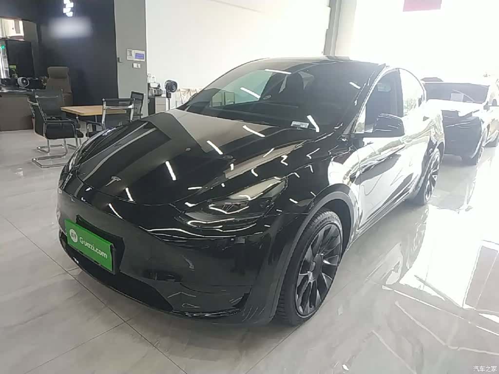 Tesla Model Y, 2022 2
