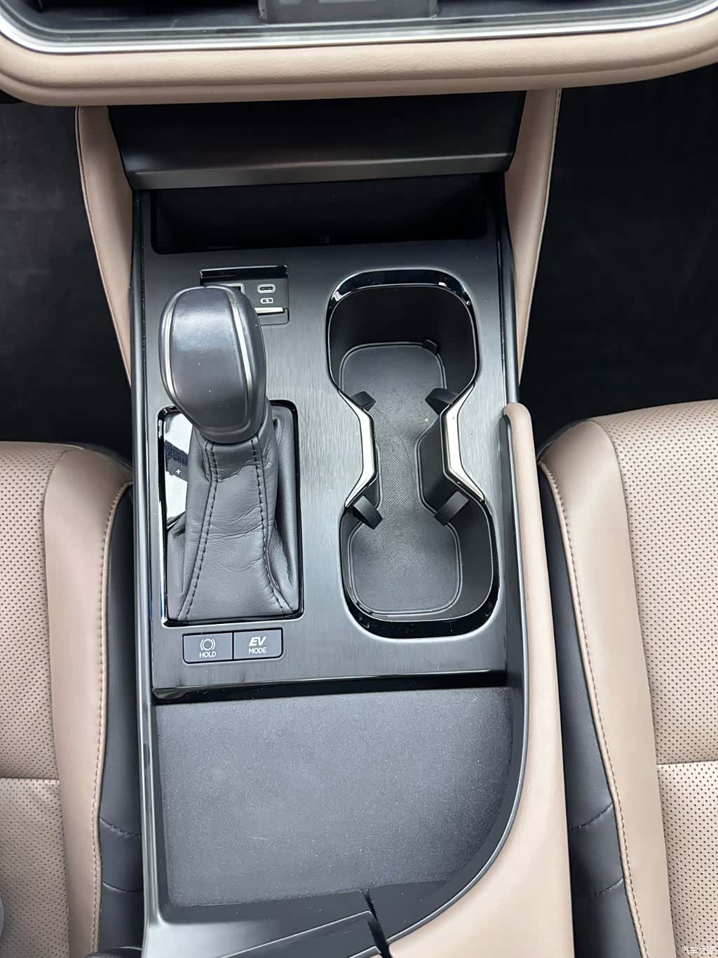 Lexus ES, 2025 13