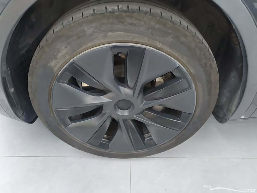 Tesla Model Y, 2024 23