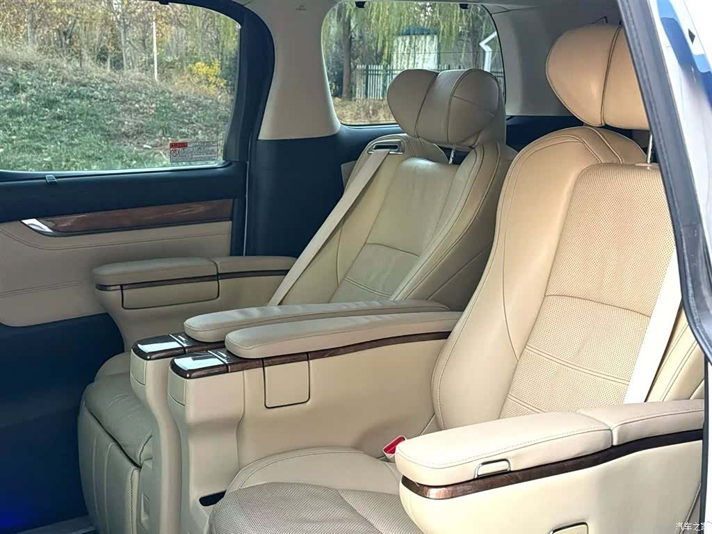 Toyota Alphard, 2018 6
